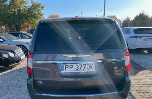 CHRYSLER Town & Country 