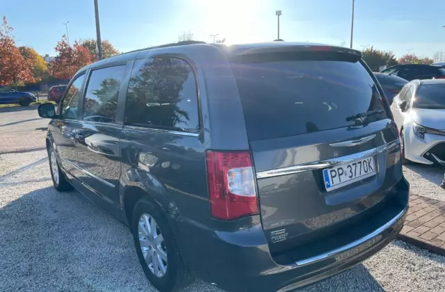 CHRYSLER Town & Country 