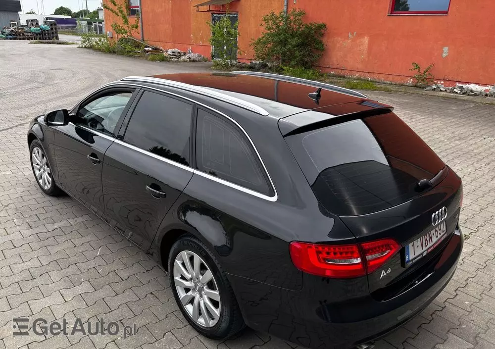 AUDI A4 