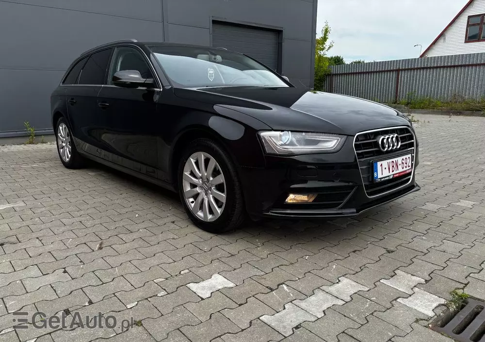 AUDI A4 