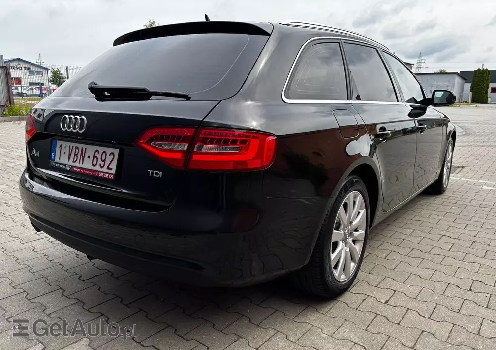 AUDI A4 