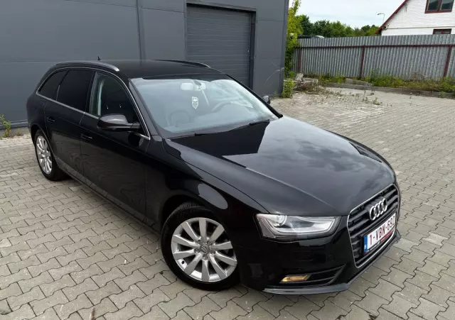 AUDI A4 