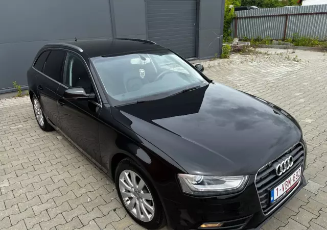 AUDI A4 