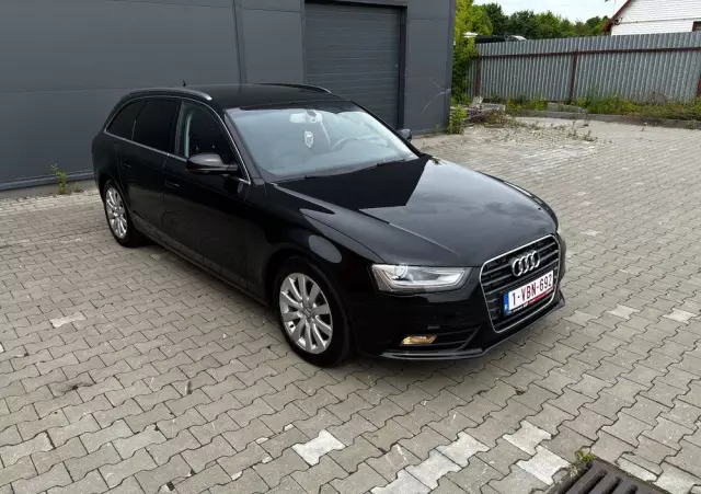 AUDI A4 