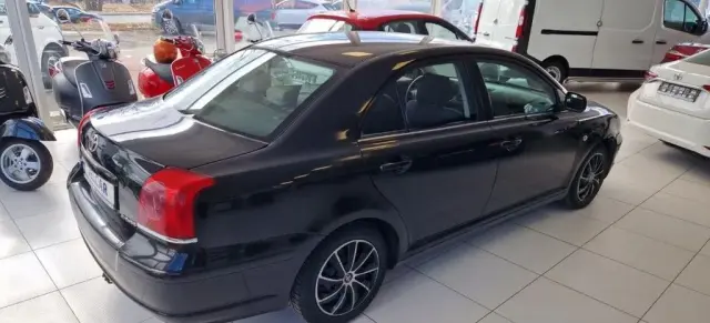 TOYOTA Avensis 