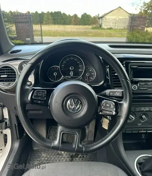 VOLKSWAGEN Beetle 