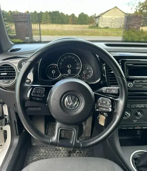 VOLKSWAGEN Beetle 