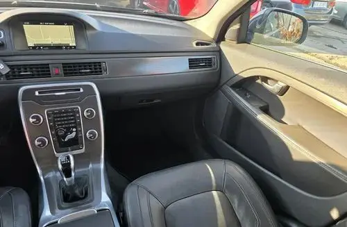 VOLVO V70 
