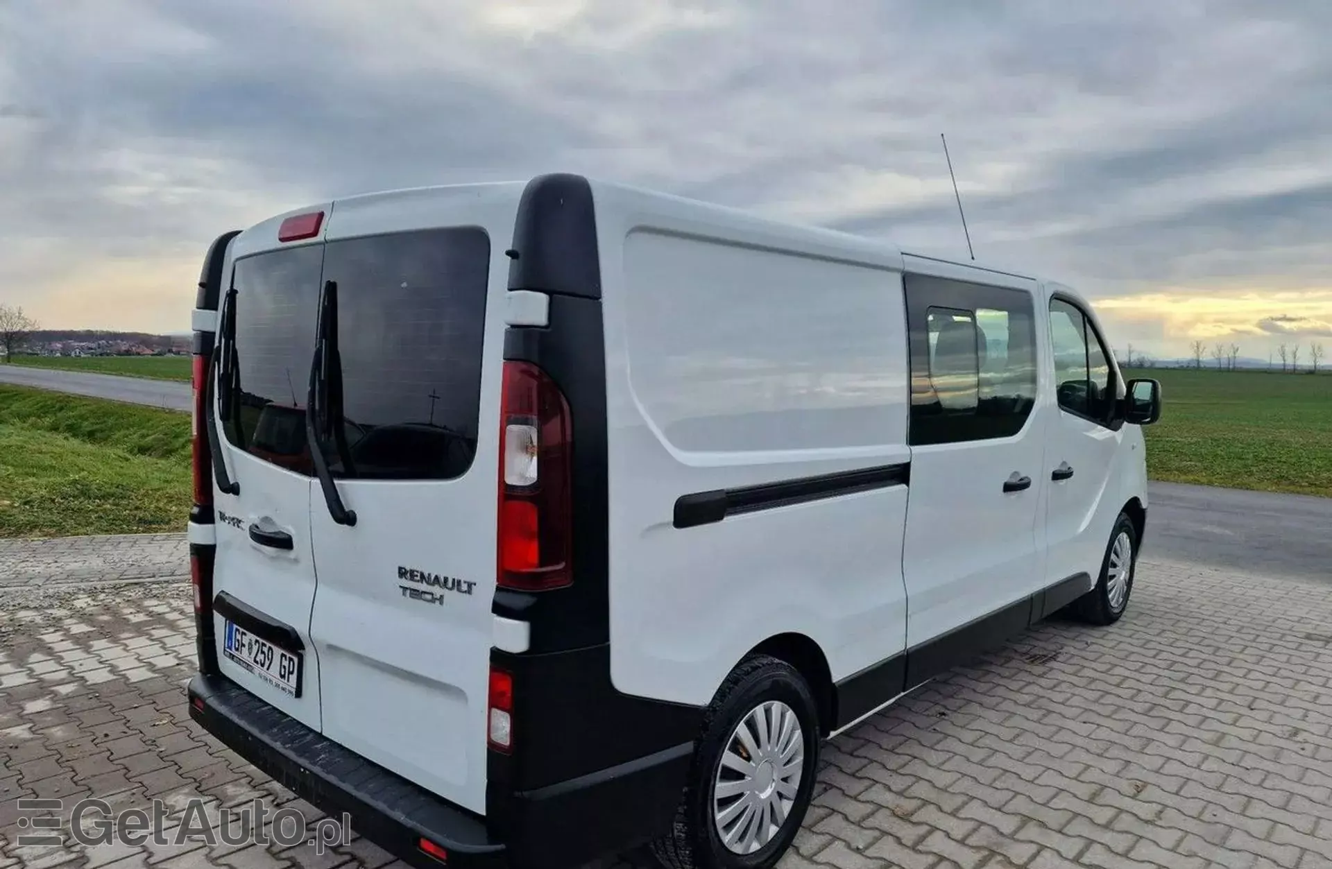RENAULT Trafic 