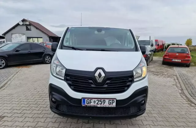 RENAULT Trafic 