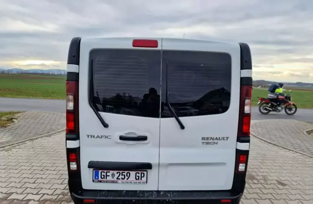 RENAULT Trafic 
