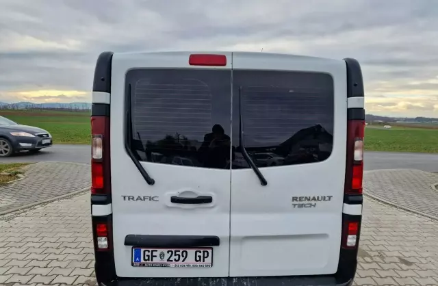 RENAULT Trafic 
