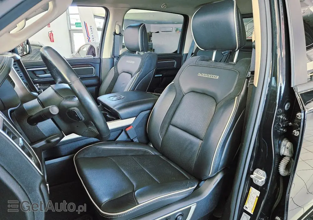 RAM 1500 5.7 Crew Cab Laramie