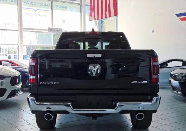 RAM 1500 5.7 Crew Cab Laramie