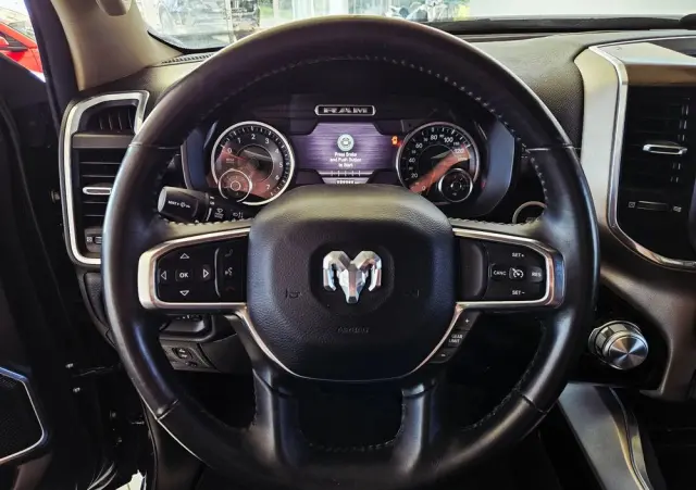 RAM 1500 5.7 Crew Cab Laramie