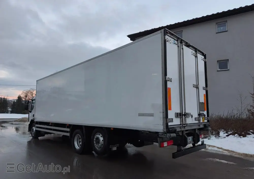 RENAULT PREMIUM 26.380 6X2 CHŁODNIA IZOTERMA 23 PALETY 