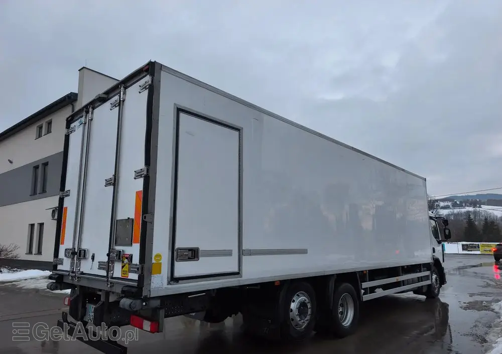 RENAULT PREMIUM 26.380 6X2 CHŁODNIA IZOTERMA 23 PALETY 