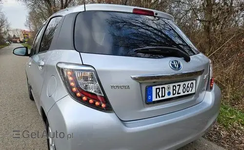 TOYOTA Yaris 