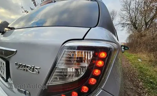 TOYOTA Yaris 