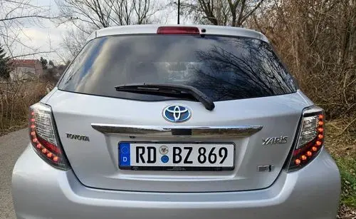 TOYOTA Yaris 