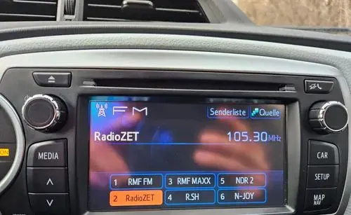 TOYOTA Yaris 