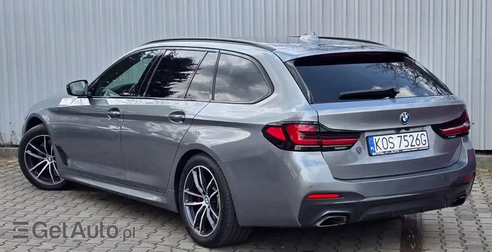 BMW Seria 5 520d xDrive Touring M Sport Edition