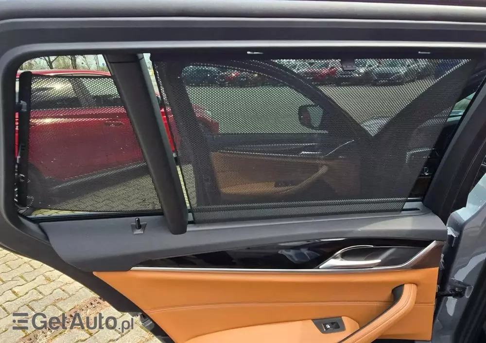 BMW Seria 5 520d xDrive Touring M Sport Edition