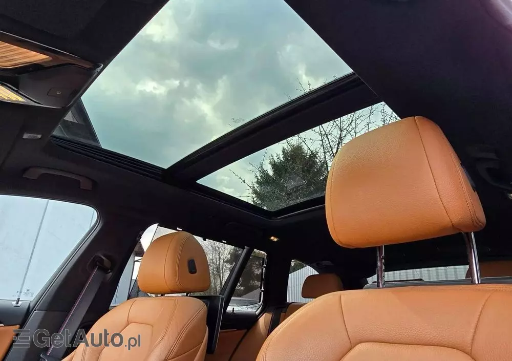 BMW Seria 5 520d xDrive Touring M Sport Edition