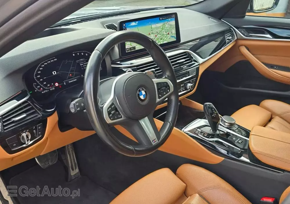 BMW Seria 5 520d xDrive Touring M Sport Edition