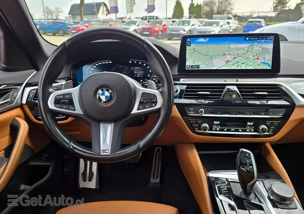 BMW Seria 5 520d xDrive Touring M Sport Edition
