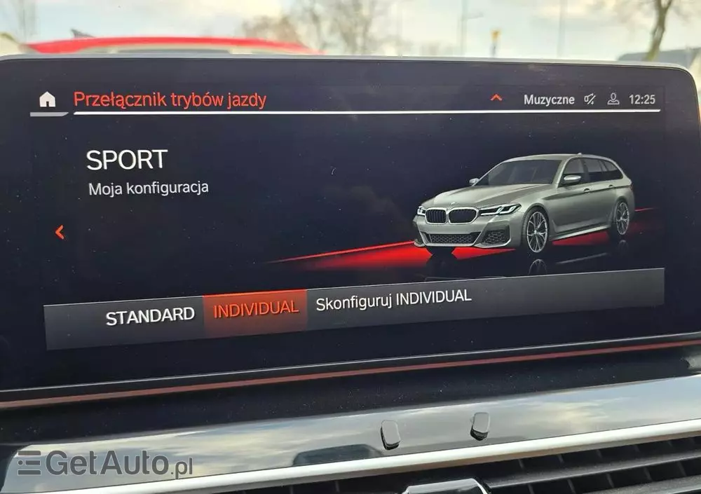 BMW Seria 5 520d xDrive Touring M Sport Edition