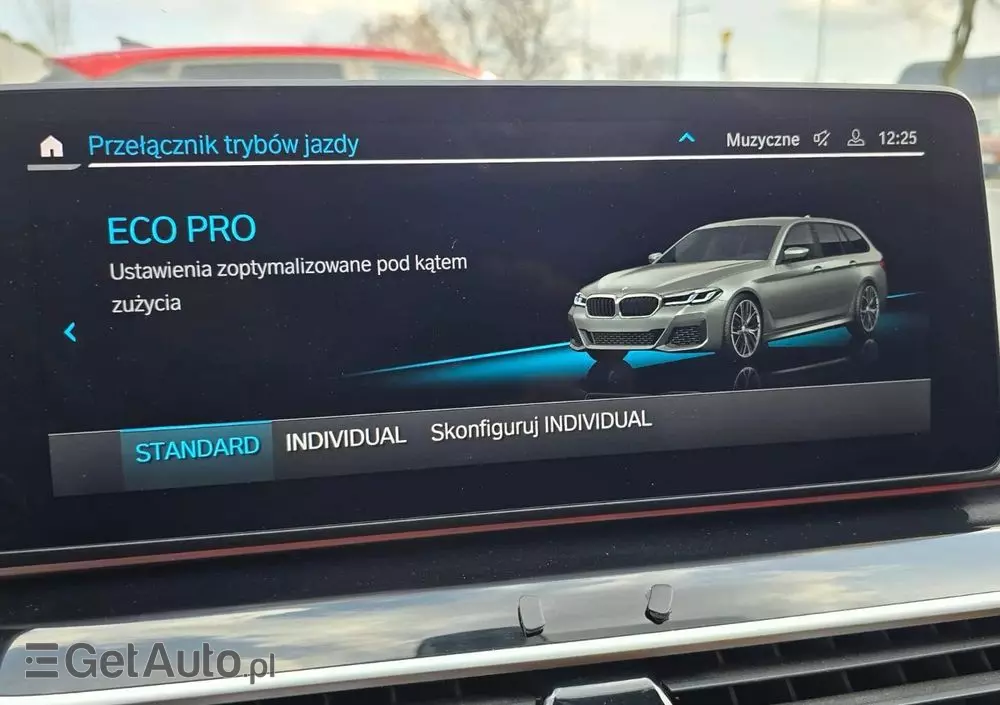 BMW Seria 5 520d xDrive Touring M Sport Edition