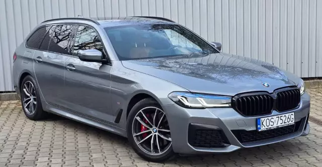 BMW Seria 5 520d xDrive Touring M Sport Edition