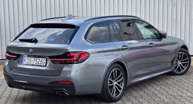 BMW Seria 5 520d xDrive Touring M Sport Edition