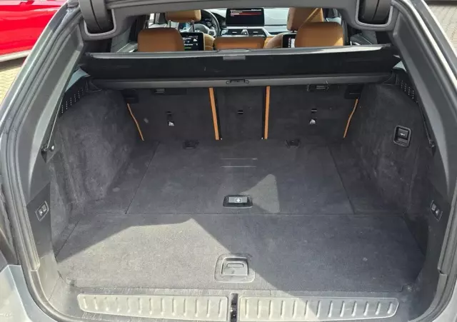 BMW Seria 5 520d xDrive Touring M Sport Edition