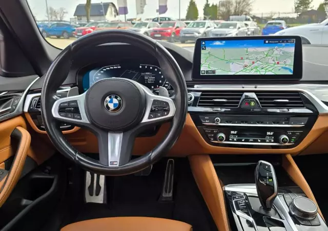 BMW Seria 5 520d xDrive Touring M Sport Edition