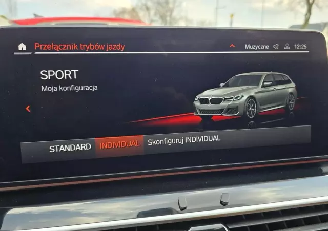 BMW Seria 5 520d xDrive Touring M Sport Edition