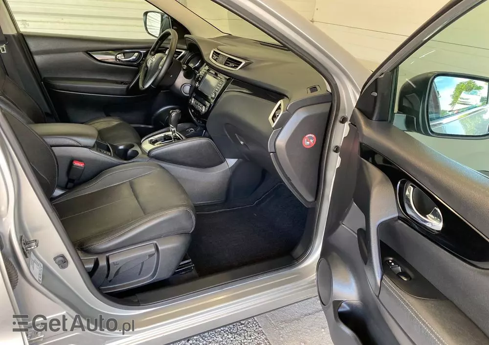 NISSAN Qashqai 1.6 dCi Xtronic N-Connecta