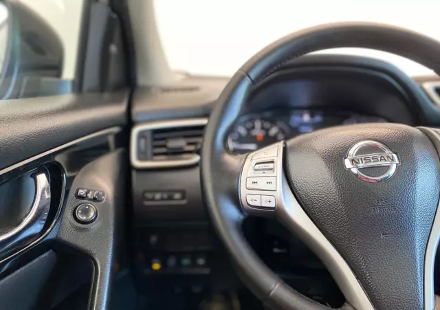 NISSAN Qashqai 1.6 dCi Xtronic N-Connecta