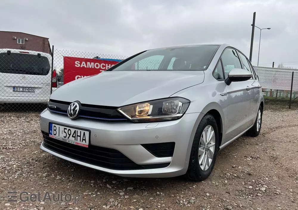 VOLKSWAGEN Golf Sportsvan 