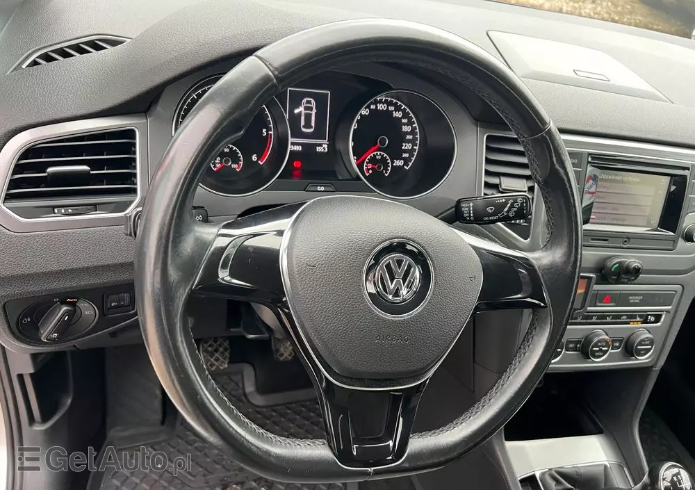 VOLKSWAGEN Golf Sportsvan 