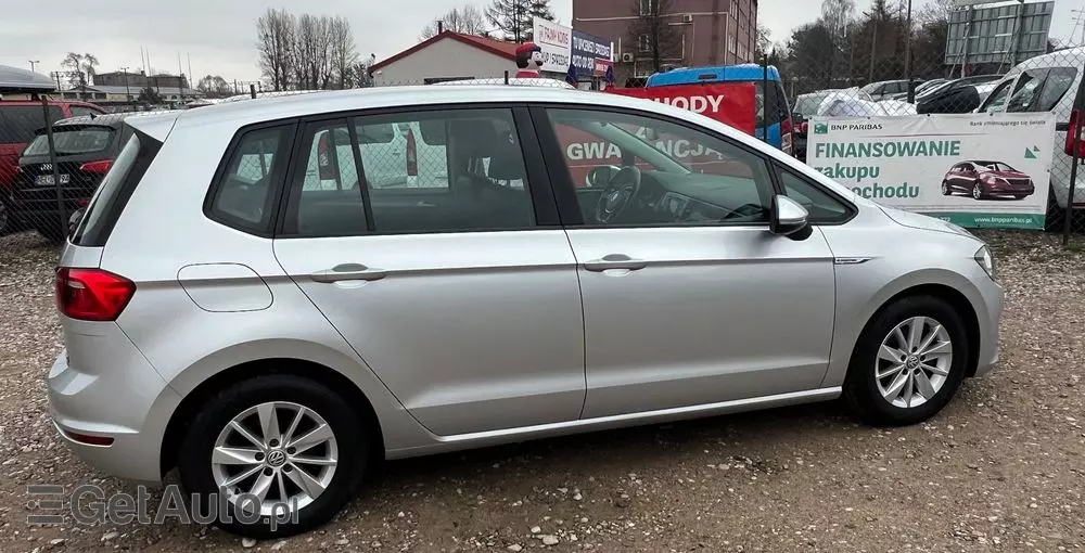VOLKSWAGEN Golf Sportsvan 