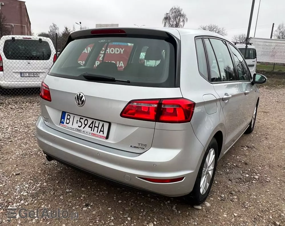 VOLKSWAGEN Golf Sportsvan 