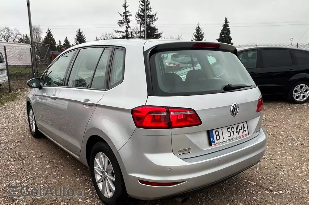 VOLKSWAGEN Golf Sportsvan 