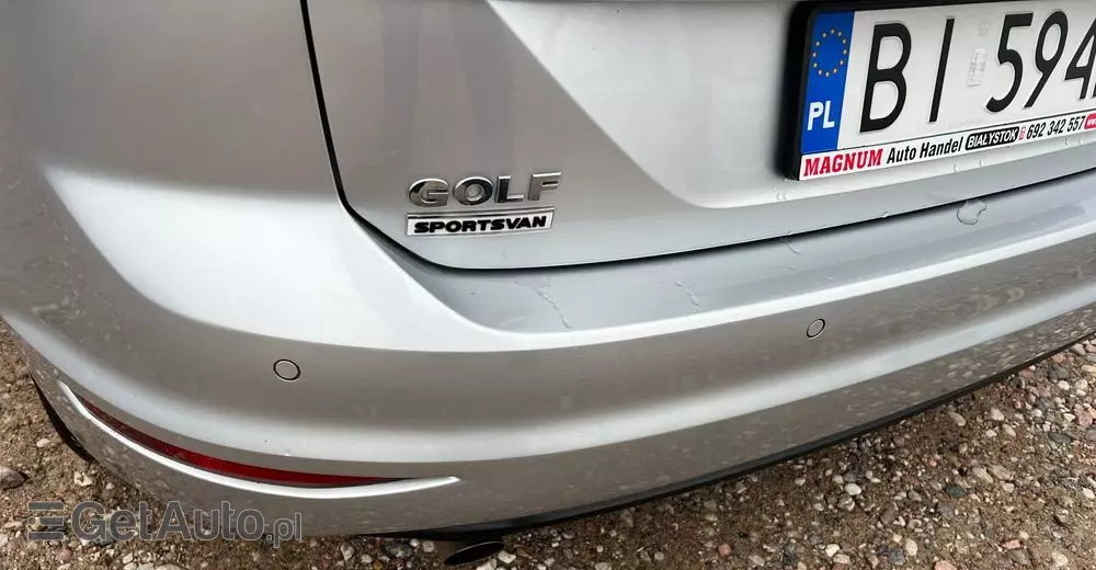 VOLKSWAGEN Golf Sportsvan 