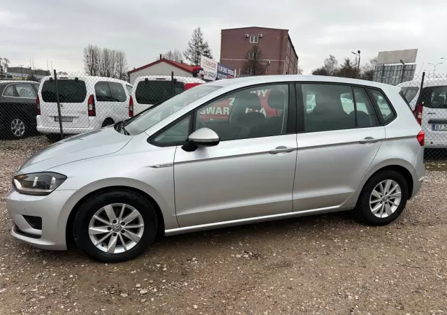 VOLKSWAGEN Golf Sportsvan 