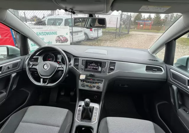VOLKSWAGEN Golf Sportsvan 