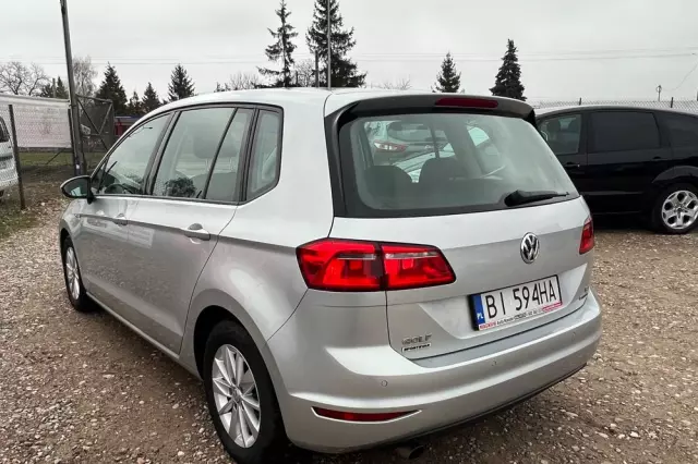 VOLKSWAGEN Golf Sportsvan 
