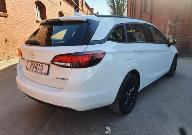 OPEL Astra 1.6 CDTI Sport