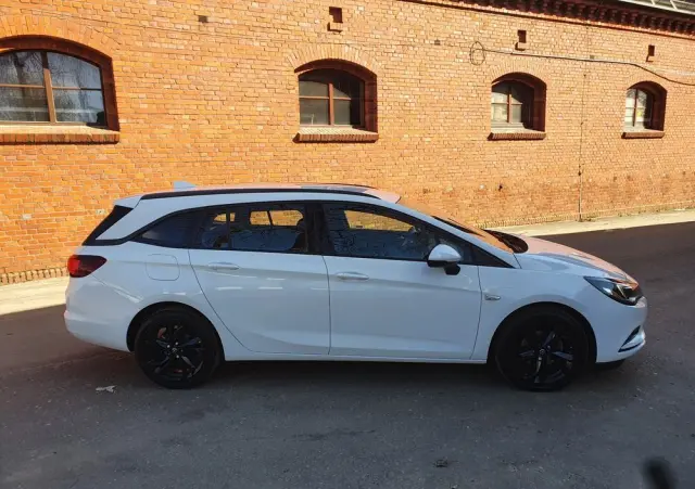 OPEL Astra 1.6 CDTI Sport